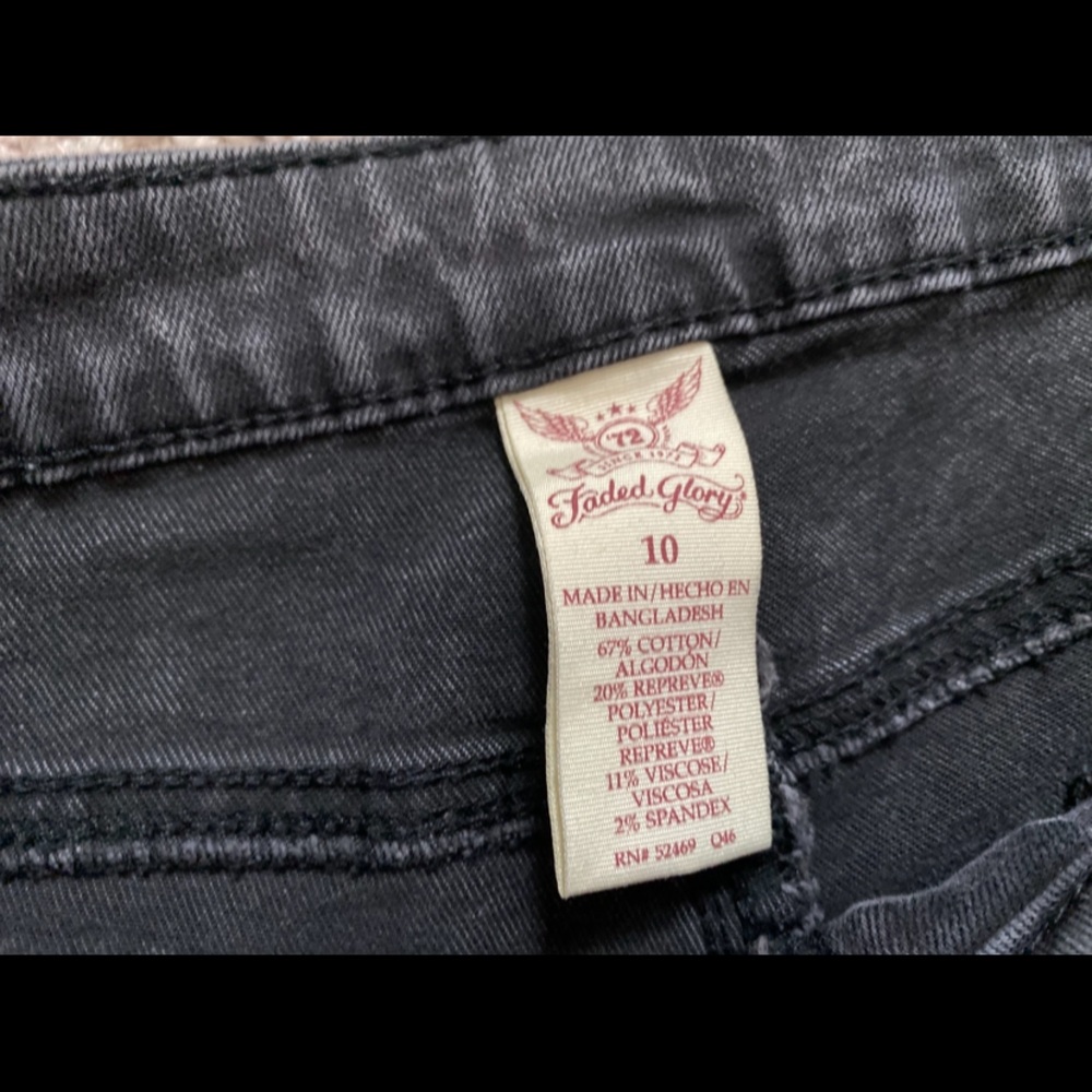 Women's Black Denim Jeans - Picture 3 of 3